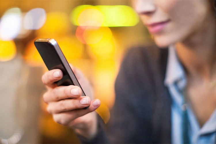 Naučnici: Postoji veza između mobilnih telefona i raka mozga