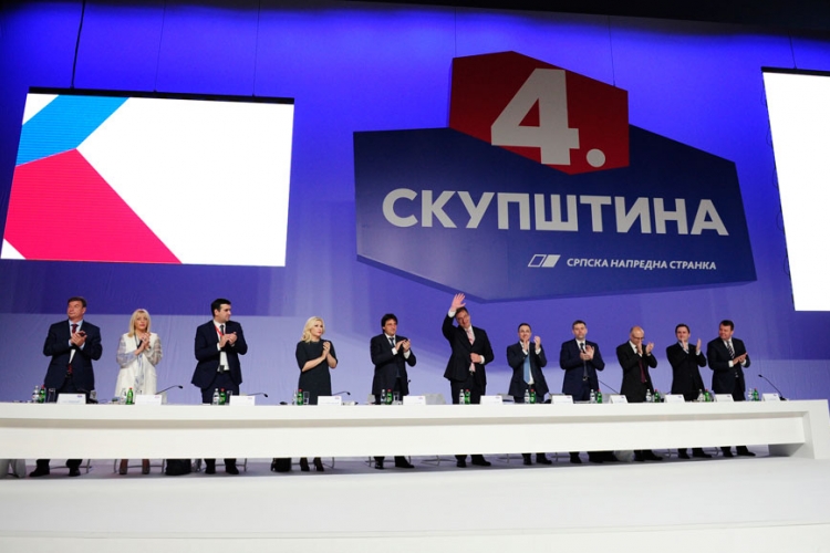 Vučić jednoglasno izabran za predsjednika SNS