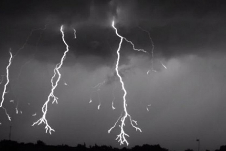 Ovako izgleda munja: Naučnici napravili usporeni snimak nevremena (VIDEO)