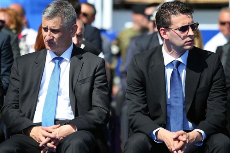 Petrov izlazi iz vlade ukoliko Karamarko ostane