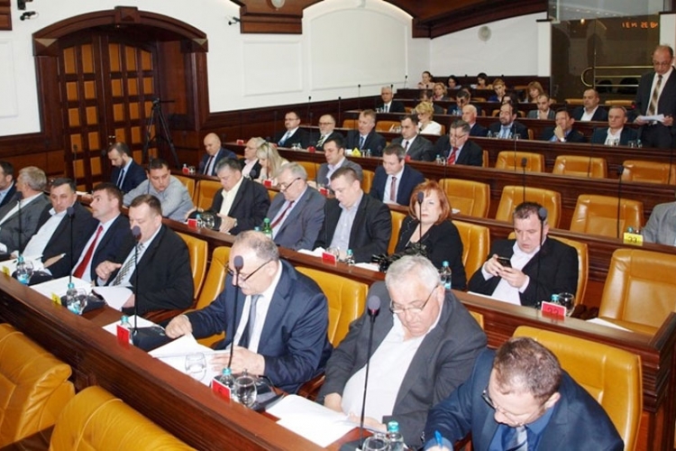 Gradska skupština Banjaluka: Usvojena odluka o stipendijama