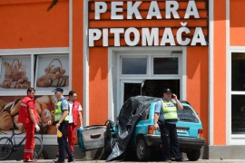 Autom se zabio u pekaru