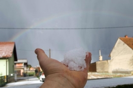Jako nevrijeme i grad pogodili Zagreb (VIDEO)