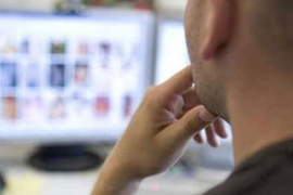 Fejsbukom dobijao i slao dječije pornografske fotografije
