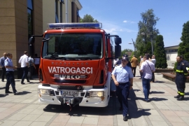 Vatrogasci u Derventi dobili novo vozilo
