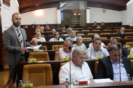 Odbornici mijenjali stranke i fotelje