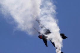 Avion pao na automobil, poginule tri osobe
