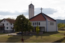 Iz katoličke crkve u Potočanima ukrao miksetu sa pojačalom i ...