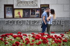 Okom fotoreportera: Prvi dan ljeta na ulicama krajiške ljepotice (FOTO)