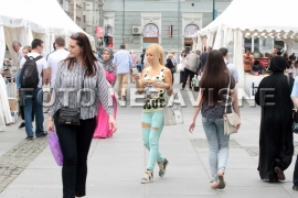 Sarajlije uživale na ulicama okupanim suncem (FOTO)
