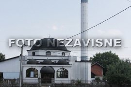 Vjeroučitelj tvrdi da je pokušao da spriječi, a ne da izazove ...