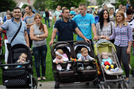 Bebe zaustavljaju saobraćaj u centru Banjaluke