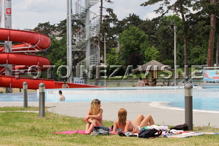 Počela sezona kupanja na banjalučkoj “Akvani”