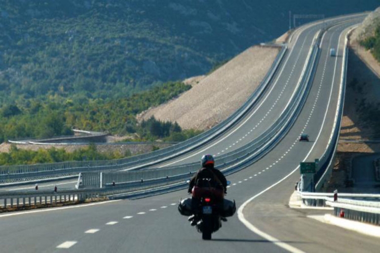 Saobraćaj bez dužih zastoja i ograničenja