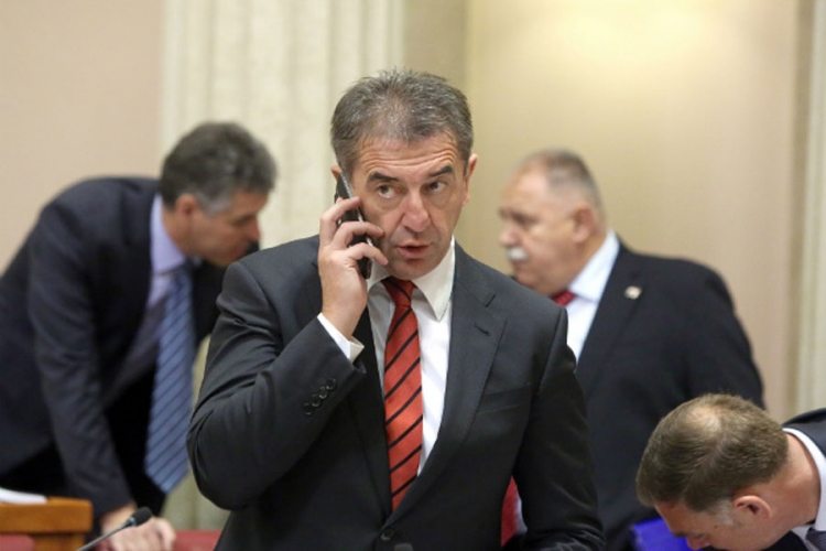 Milinović: Orešković treba da podnese ostavku, novi premijer Karamarko