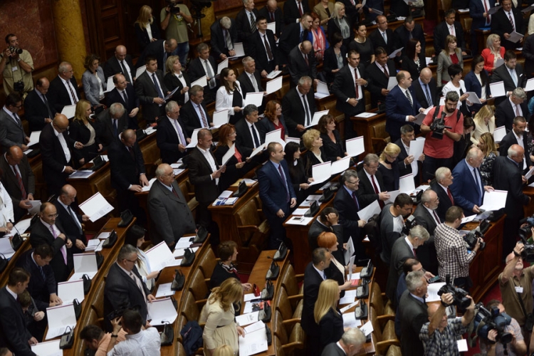 Konstituisana Skupština Srbije, poslanici položili zakletve