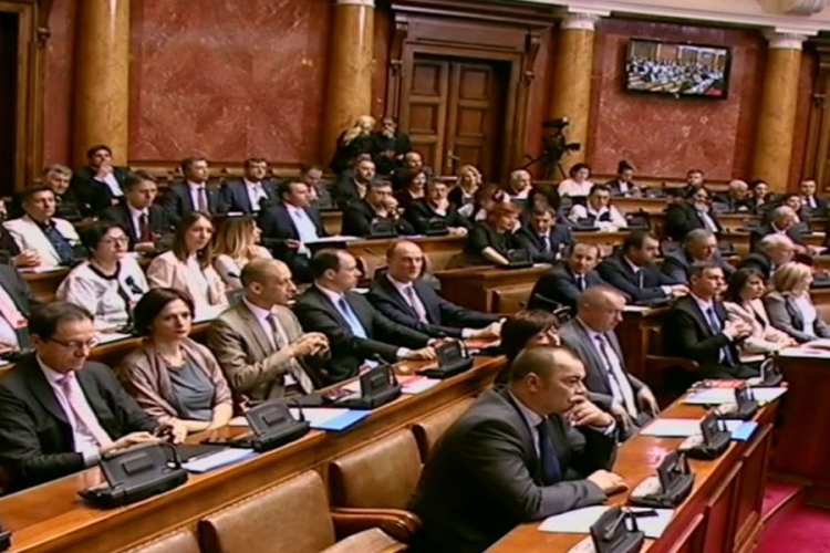 Prekinuta konstitutivna sjednica Parlamenta Srbije
