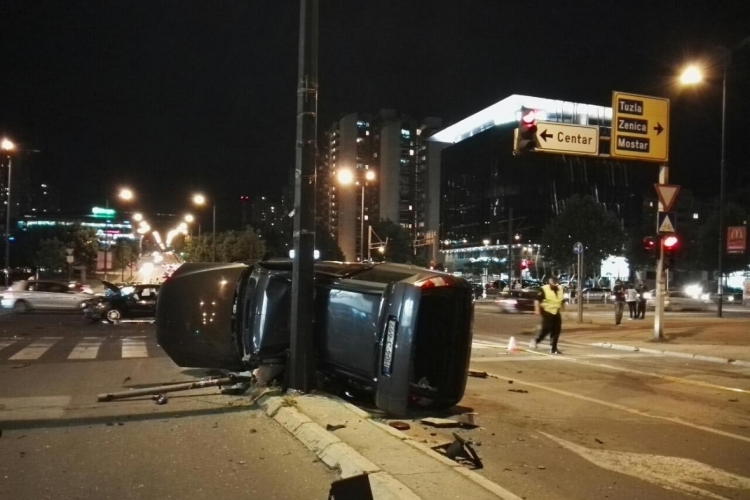 Sarajevo: Muškarac teško povrijeđen u saobraćajnoj nesreći