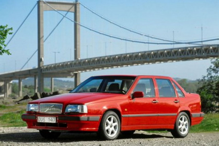 Neuništivi Volvo 850 slavi 25. rođendan (FOTO)