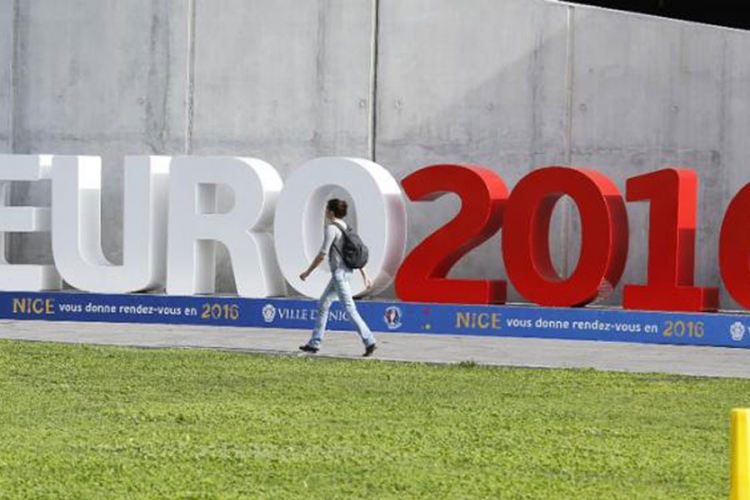 EURO 2016: Vlasti zabranile televizore u baštama kafića