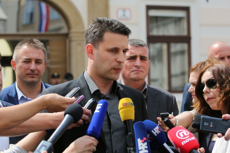 Novi ultimatum Mosta Karamarku: Postrojite poslanike, ili izbori