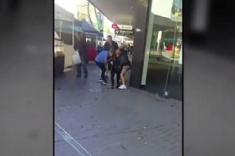 Umjesto "teroriste" upucao ženu, troje prolaznika ranjeno (VIDEO)