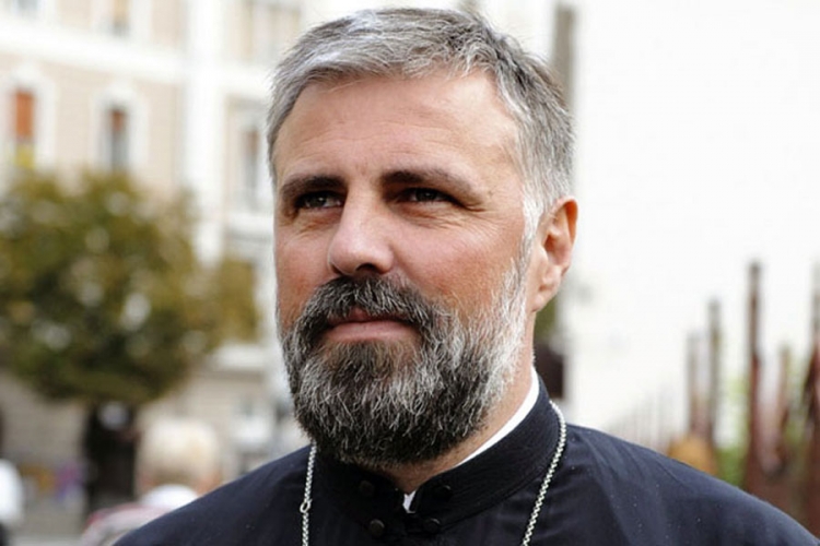 Vladika Grigorije: Šta je čudno što smo organizovali iftar?