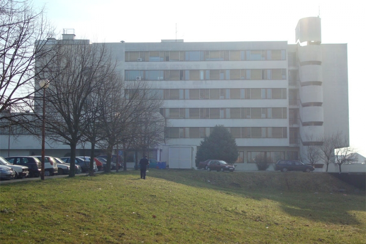 Mladić izboden na parkingu prijedorske bolnice