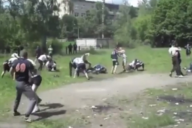 Evo kako su se ruski huligani pripremali za tuče u Francuskoj (VIDEO)