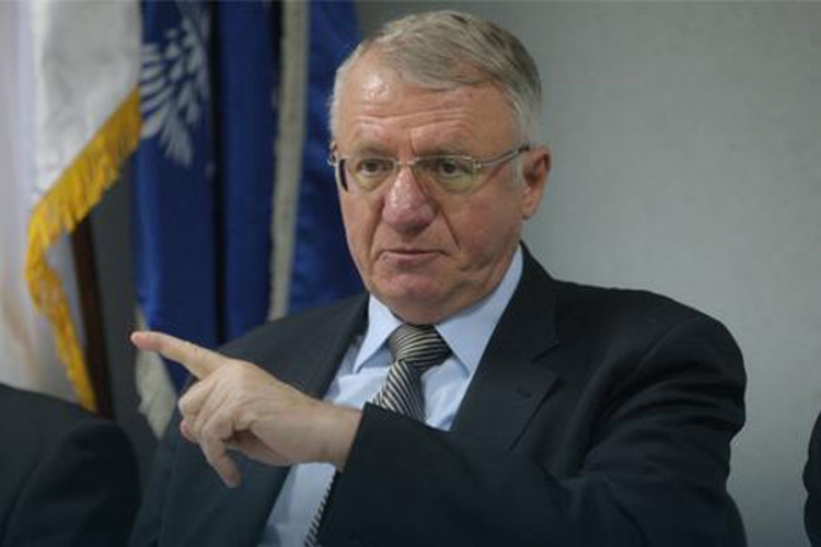 Šešelj : U zločinima nad Srbima učestvovalo 400 katoličkih sveštenika