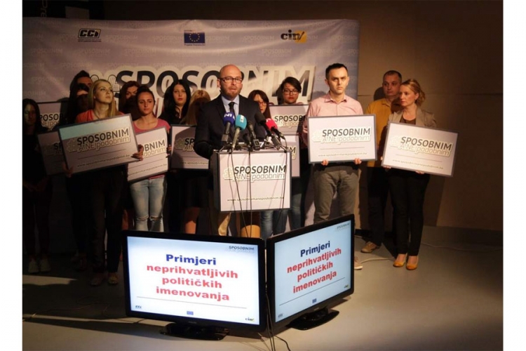 Politika zgrabila 19.930  rukovodećih funkcija
