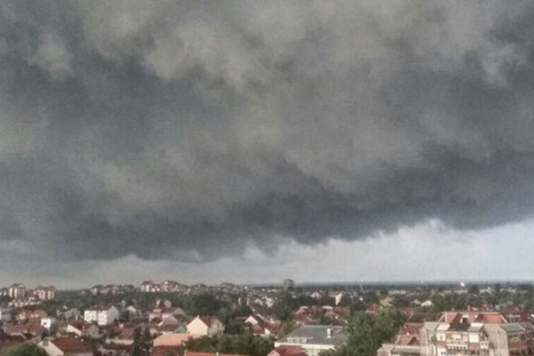 Nezapamćeno nevrijeme pogodilo Beograd i Pančevo (FOTO, VIDEO)


