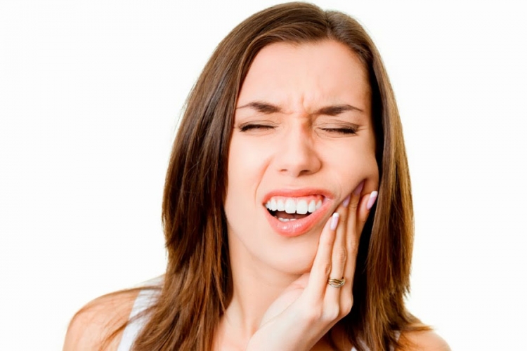Uklonite zubobolju sa dva sastojka u samo par minuta