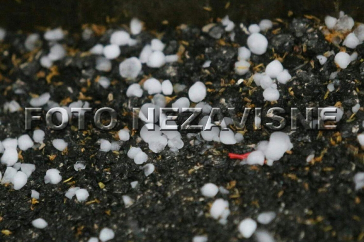 Užasno nevrijeme zahvatilo Banjaluku (VIDEO, FOTO)