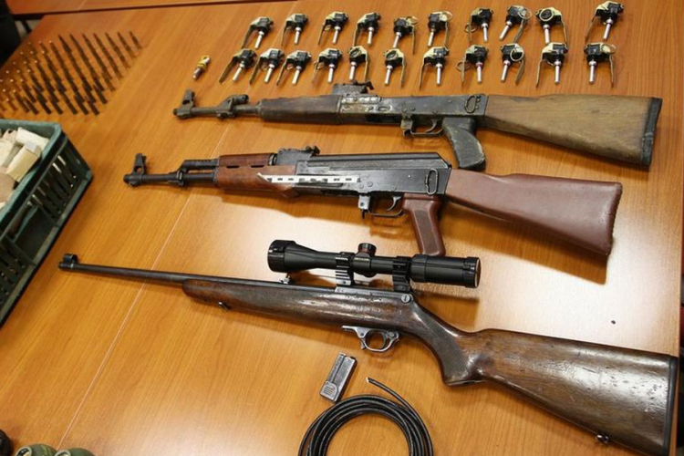 Maglaj: Držao arsenal oružja u kući 
