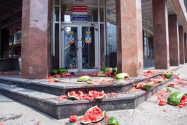 Beograd: Komunalce gađali lubenicama zbog smrti prodavača na pijaci