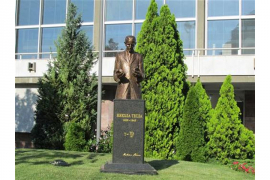 Otkriven spomenik Nikoli Tesli u Beogradu