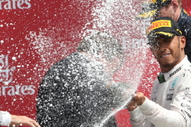 Hamilton treći put uzastopno pobijedio u Silverstonu