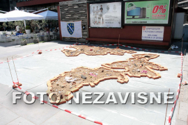 Sramna instalacija raspiruje mržnju
