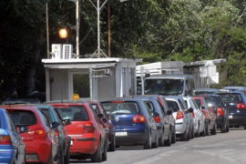 U Doljanima, na izlazu iz BiH, čeka se dva i po časa