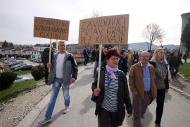 Radnici "Krivaje" blokirali zgradu opštine Zavidovići