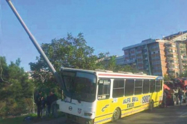 Tragedija u Iranu, poginulo 15 osoba kada je autobus udario u ...