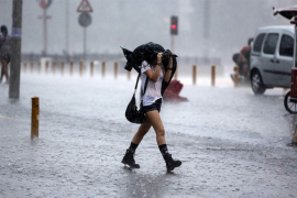 Oblačno sa pljuskovima i grmljavinom, temperatura do 34