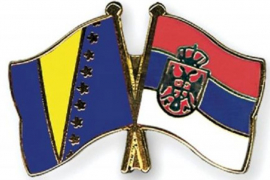 Srbija uputila protestnu notu Sarajevu zbog paljenja zastava