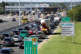 Kolona između Gospića i tunela Sveti Rok 29 kilometara