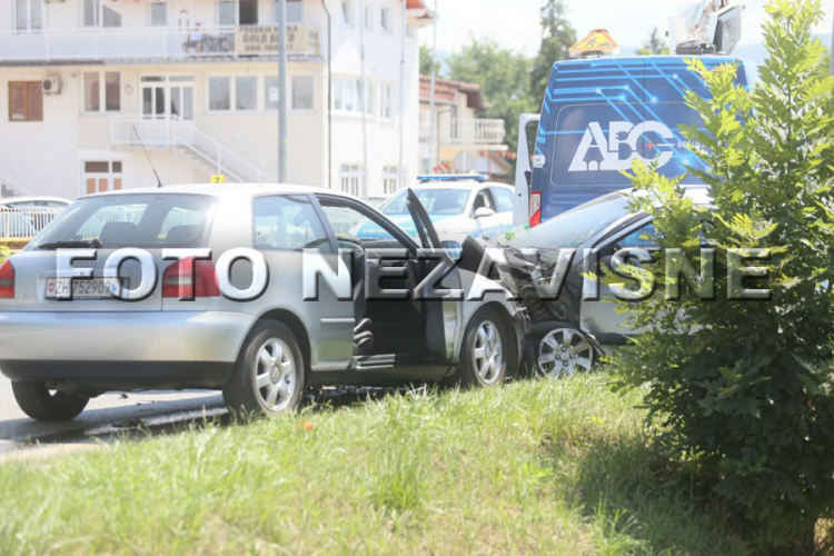 Težak sudar na ulazu u Banjaluku: Povrijeđeno nekoliko osoba (FOTO)