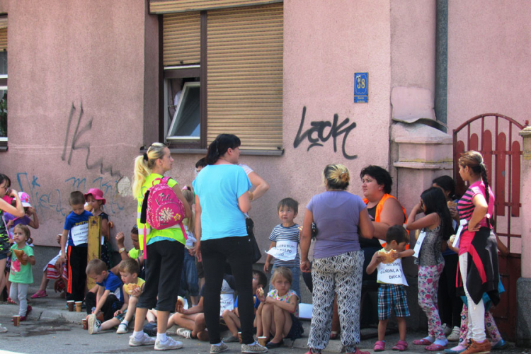 Nezaposlene majke u Tuzli traže 20 KM dječjeg dodatka