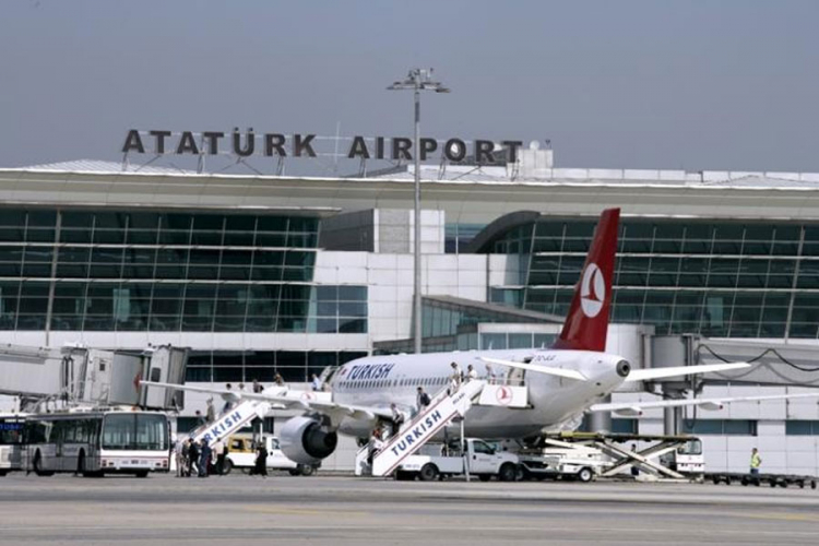 Na aerodromu Ataturk uhapšena dvojica pripadnika Islamske države