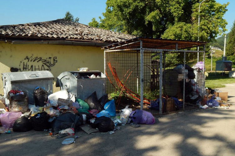 Šipovo okovano smećem, zaraza pred vratima