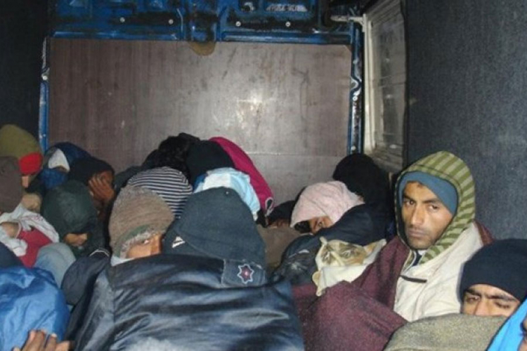 Austrija: Dvojica Srba osuđena za krijumčarenje migranata